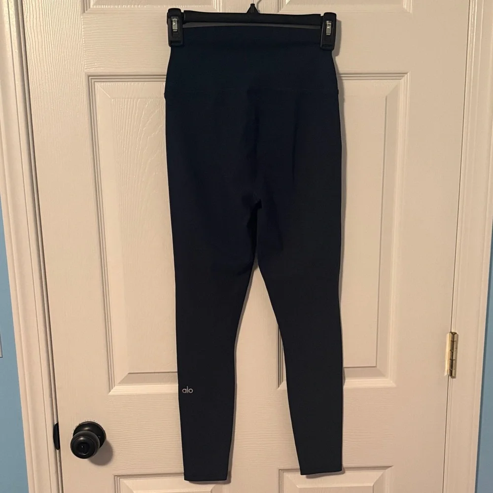 504 Alo Yoga High Waist Ripped Warrior Leggings XS Navy Blue Cutout